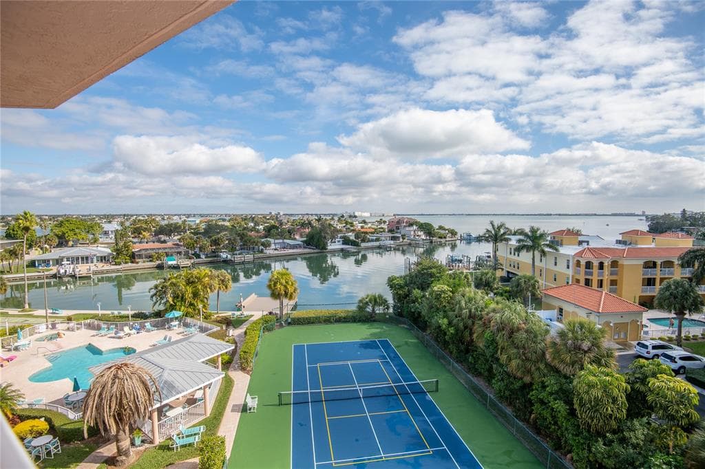 5445 GULF BOULEVARD UNIT PH4 ST PETE BEACH, FL 33706