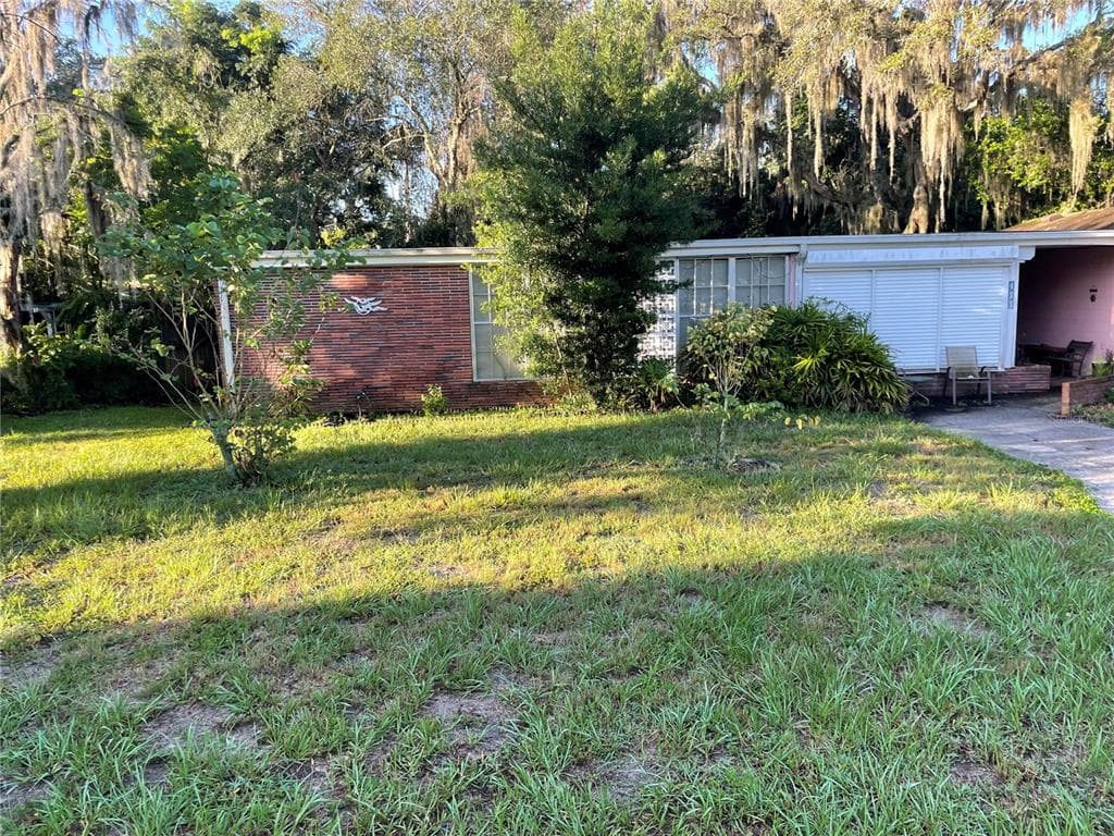 433 S RIVERHILLS DRIVE TEMPLE TERRACE, FL 33617