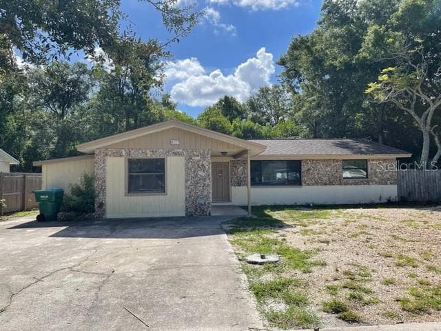 8577 MOCKINGBIRD LANE SEMINOLE, FL 33777