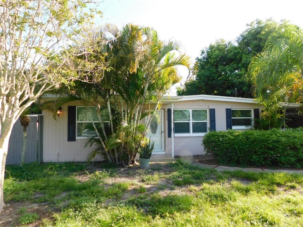 8369 95TH TERRACE SEMINOLE, FL 33777