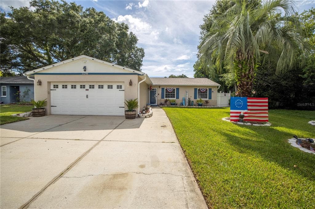 11296 MAXTON WAY N PINELLAS PARK, FL 33782