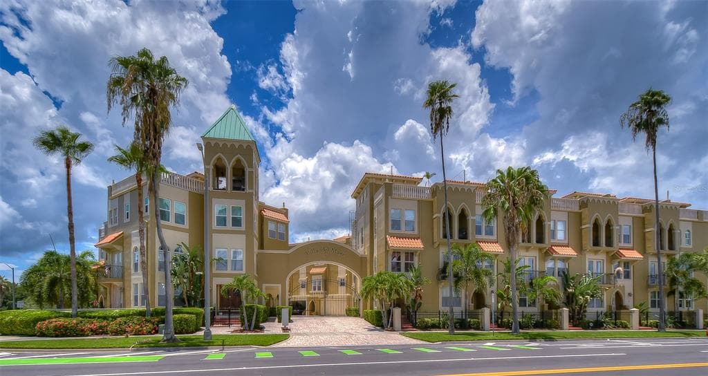 114 E DAVIS BOULEVARD UNIT 13