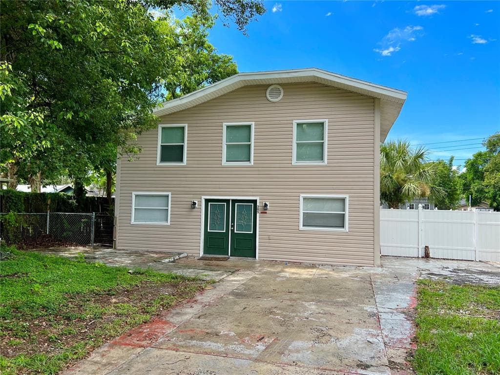 305 E HANNA AVENUE TAMPA, FL 33604