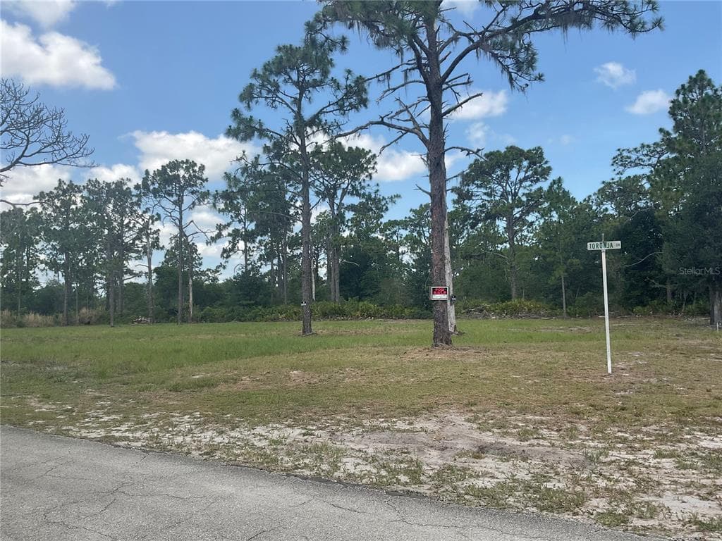 901 GRANADA DRIVE INDIAN LAKE ESTATES, FL 33855