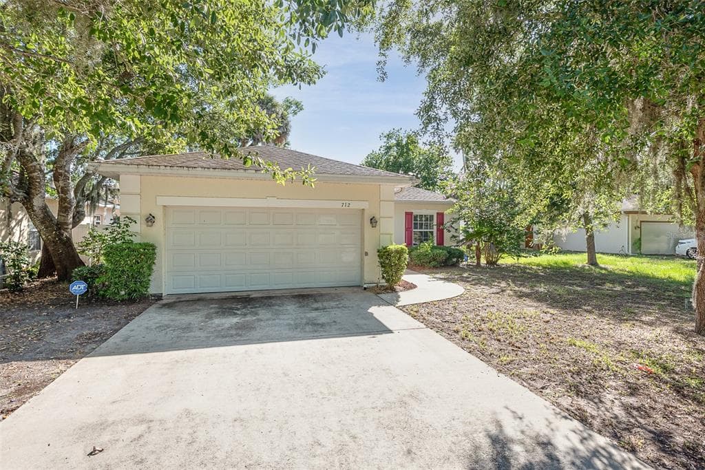 712 VERNON STREET DAYTONA BEACH, FL 32114