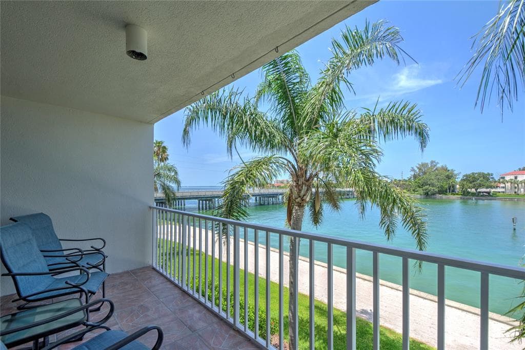 5281 ISLA KEY BOULEVARD S UNIT 206 ST PETERSBURG, FL 33715