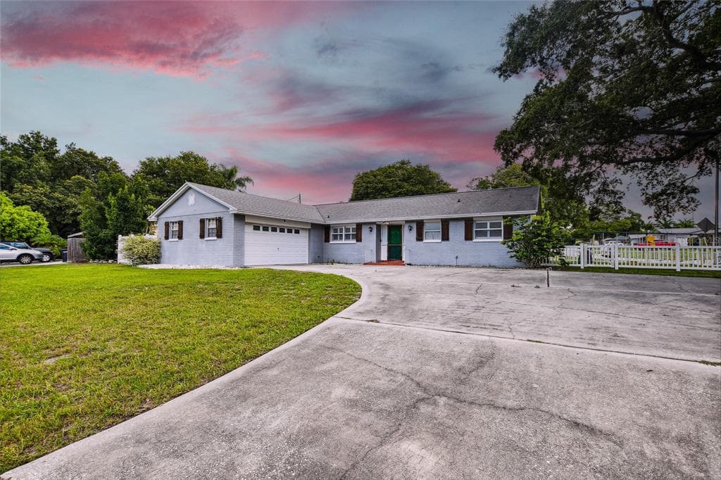 1425 S HILLCREST AVENUE CLEARWATER, FL 33756