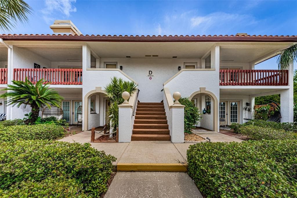 10600 VILLAGE DRIVE UNIT 204 SEMINOLE, FL 33772