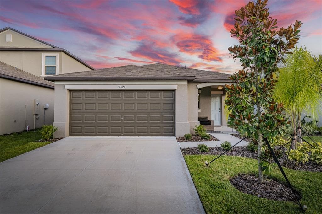 31622 BARREL WAVE WAY WESLEY CHAPEL, FL 33545