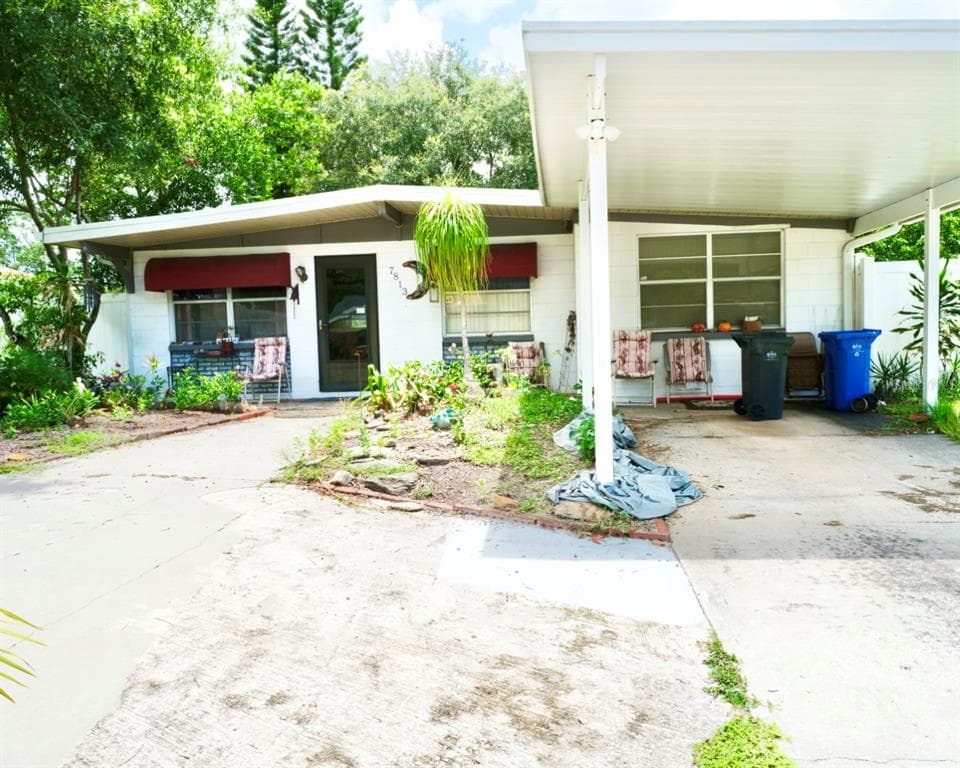 7813 N SAINT VINCENT STREET TAMPA, FL 33614