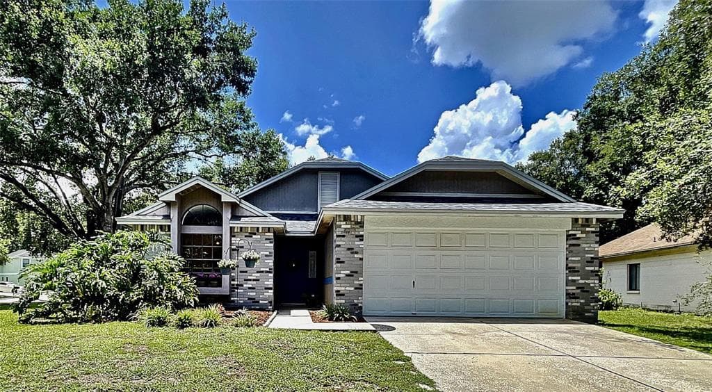1521 SPINNING WHEEL DRIVE LUTZ, FL 33559