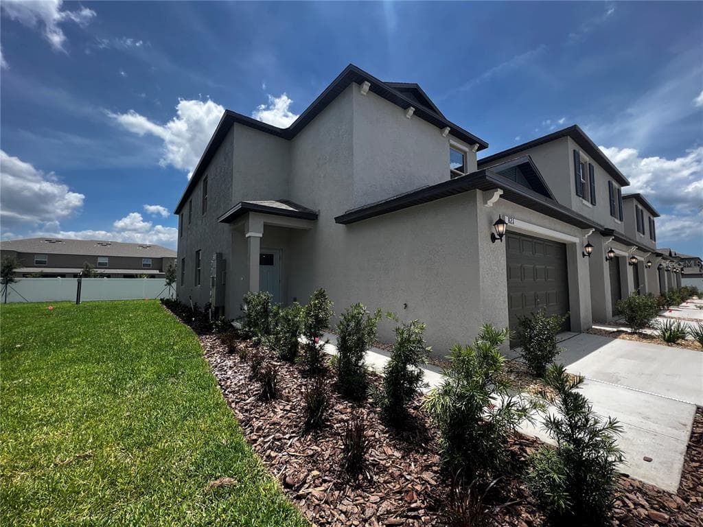 821 ROYAL EMPRESS DRIVE RUSKIN, FL 33570