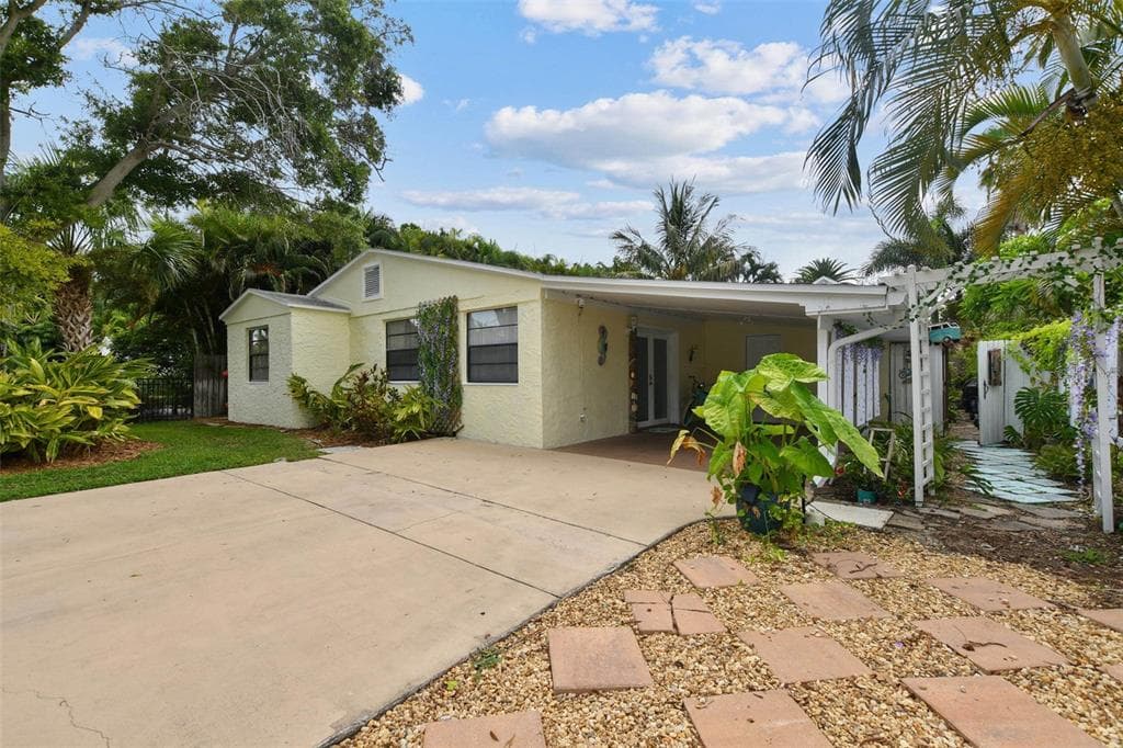 16103 2ND STREET E REDINGTON BEACH, FL 33708