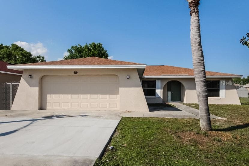 619 HERALDO COURT KISSIMMEE, FL 34758