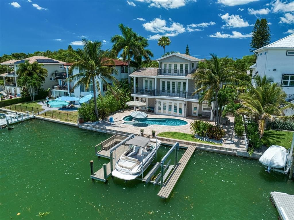 803 HARBOR DRIVE