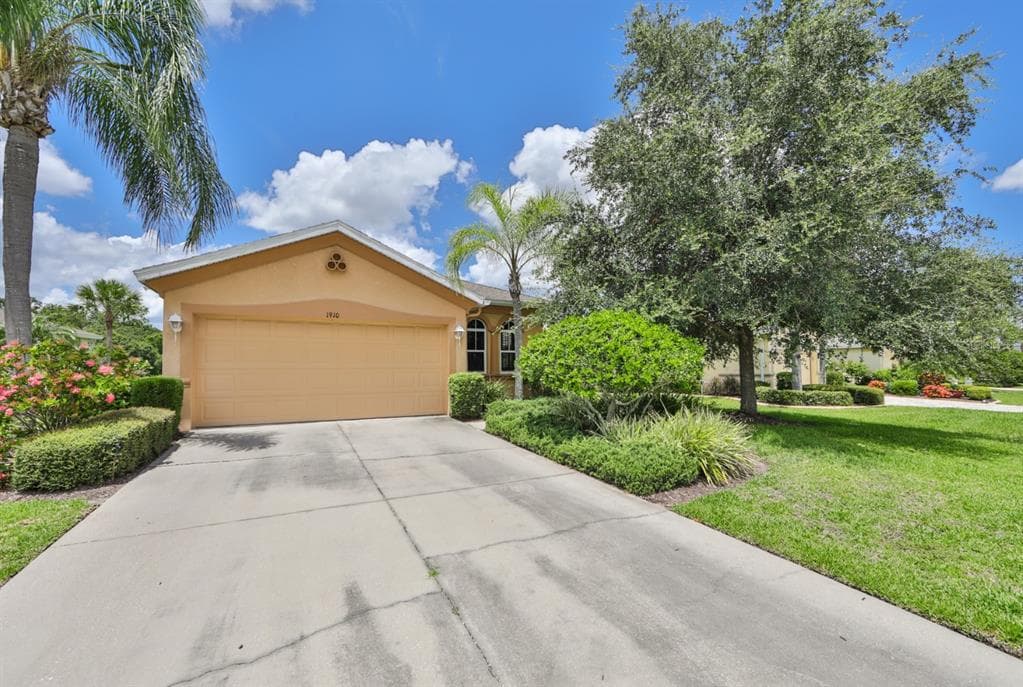 1910 STERLING GLEN COURT SUN CITY CENTER, FL 33573
