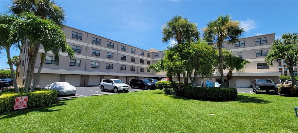 12500 CAPRI CIRCLE N UNIT 303 TREASURE ISLAND, FL 33706