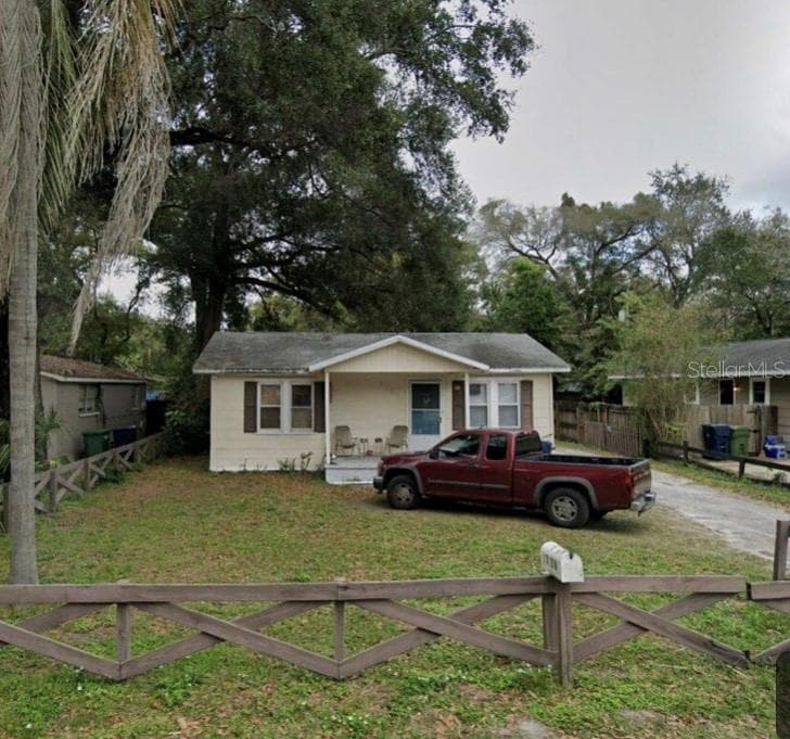 1726 SE LAMBRIGHT STREET TAMPA, FL 33610