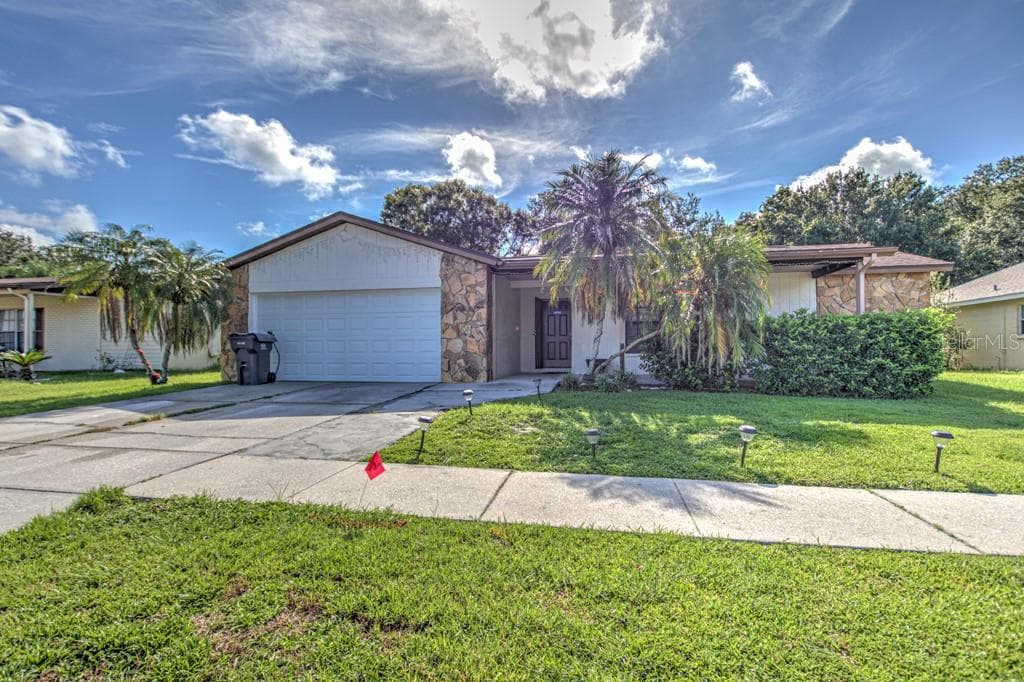 1354 FOXBORO DRIVE BRANDON, FL 33511