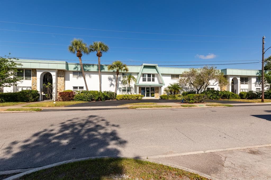 3100 HARTFORD STREET N UNIT 226 ST PETERSBURG, FL 33713