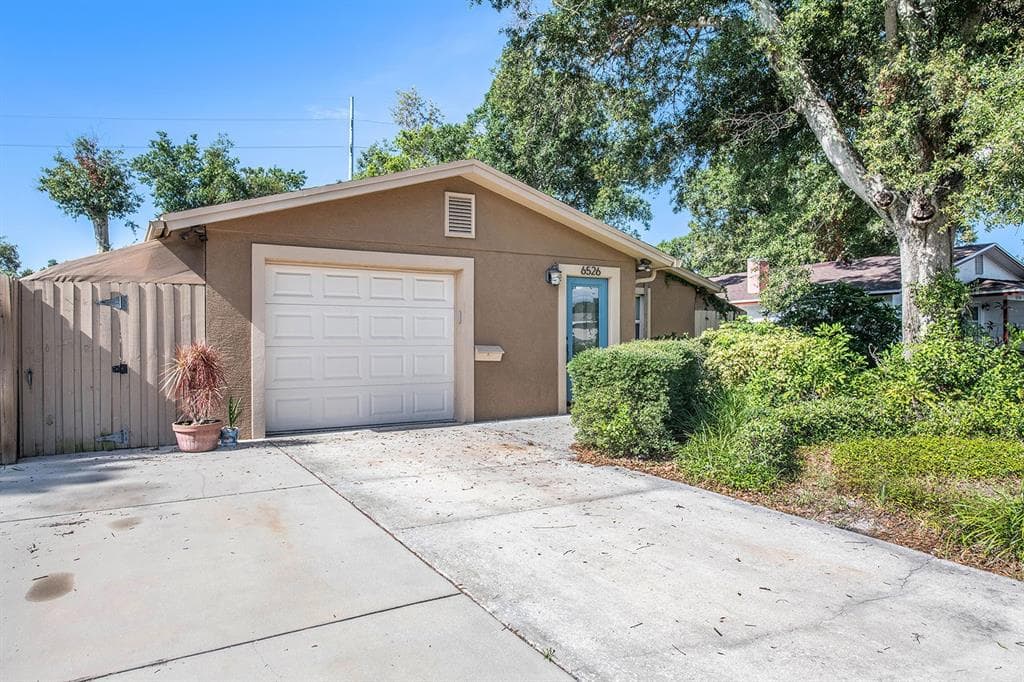 6526 3RD AVENUE S ST PETERSBURG, FL 33707