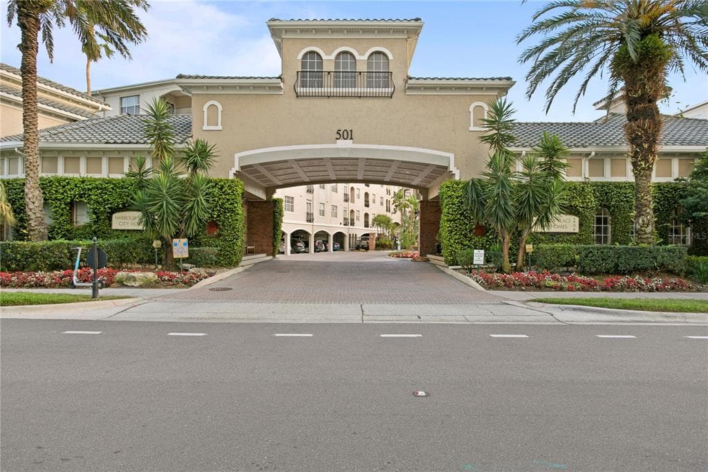 501 KNIGHTS RUN AVENUE UNIT 2105 TAMPA, FL 33602