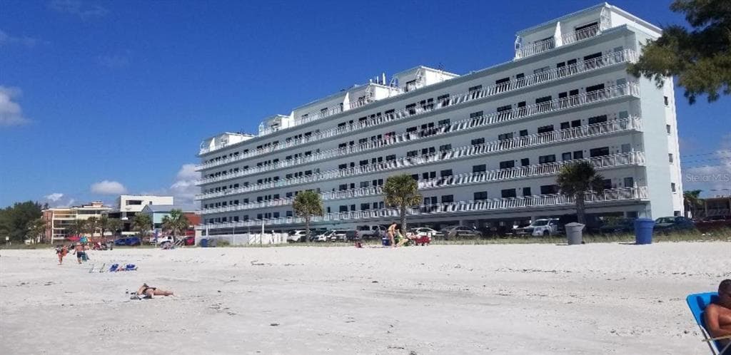 8470 W GULF BOULEVARD UNIT 210 TREASURE ISLAND, FL 33706