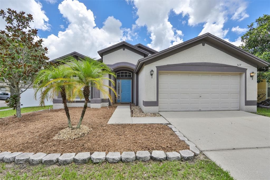 517 9TH STREET NE RUSKIN, FL 33570
