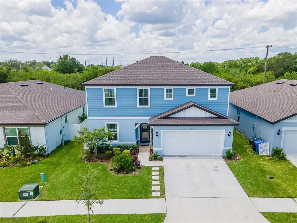 911 GOLDEN SHINER AVENUE RUSKIN, FL 33570