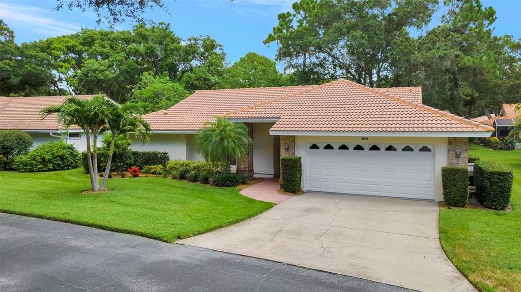 5717 GARDEN LAKES FERN BRADENTON, FL 34203