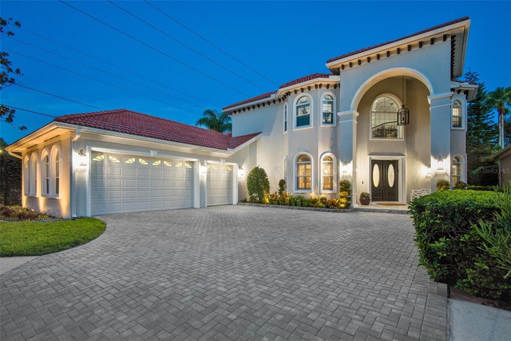 602 VIENTO DE AVILA TAMPA, FL 33613