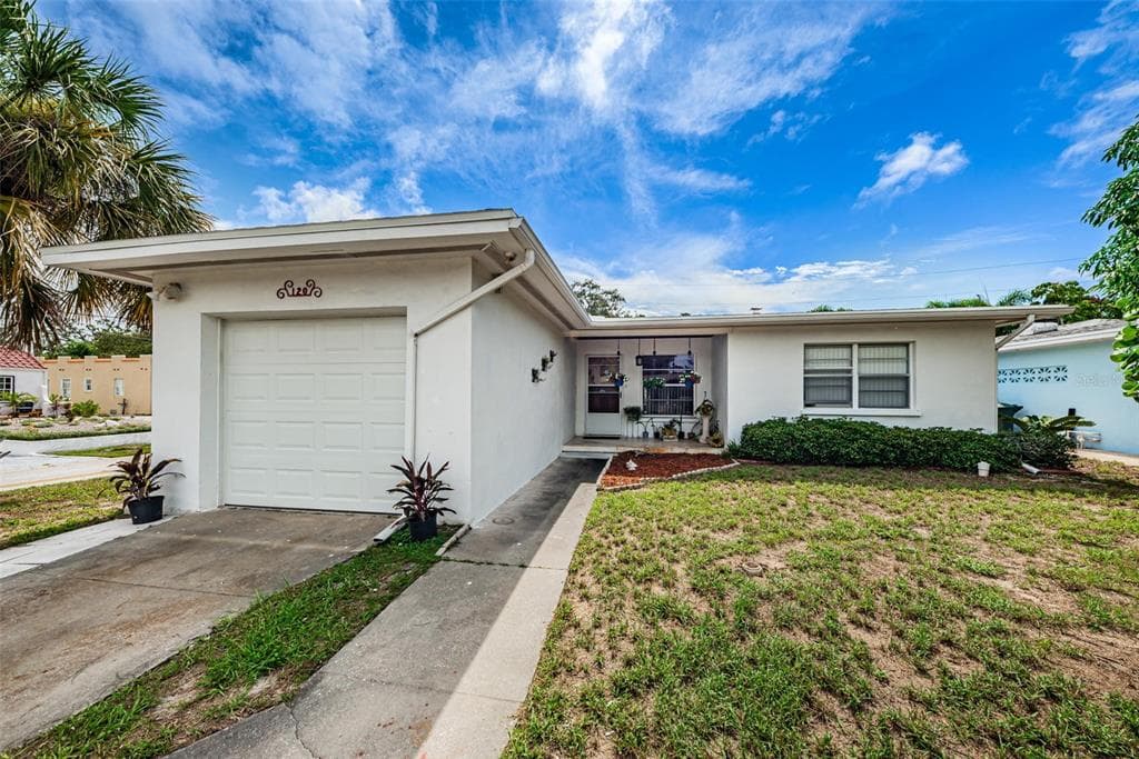 120 EDGEWATER TERRACE DUNEDIN, FL 34698