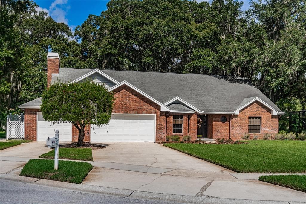 1104 DEER RUN PLACE VALRICO, FL 33594