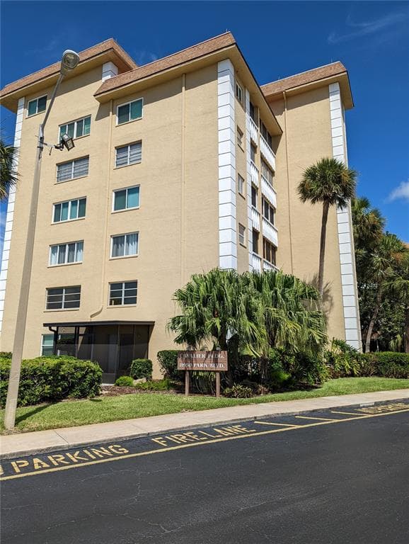 8950 PARK BOULEVARD UNIT 201 SEMINOLE, FL 33777