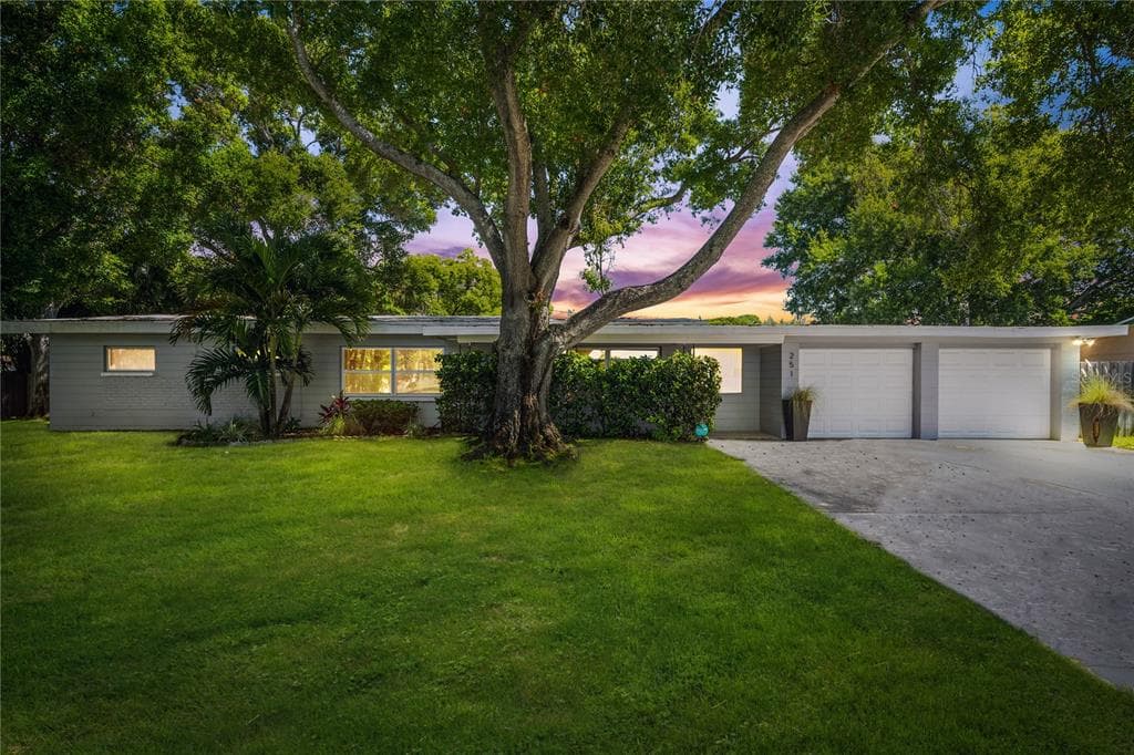 251 78TH AVENUE NE ST PETERSBURG, FL 33702