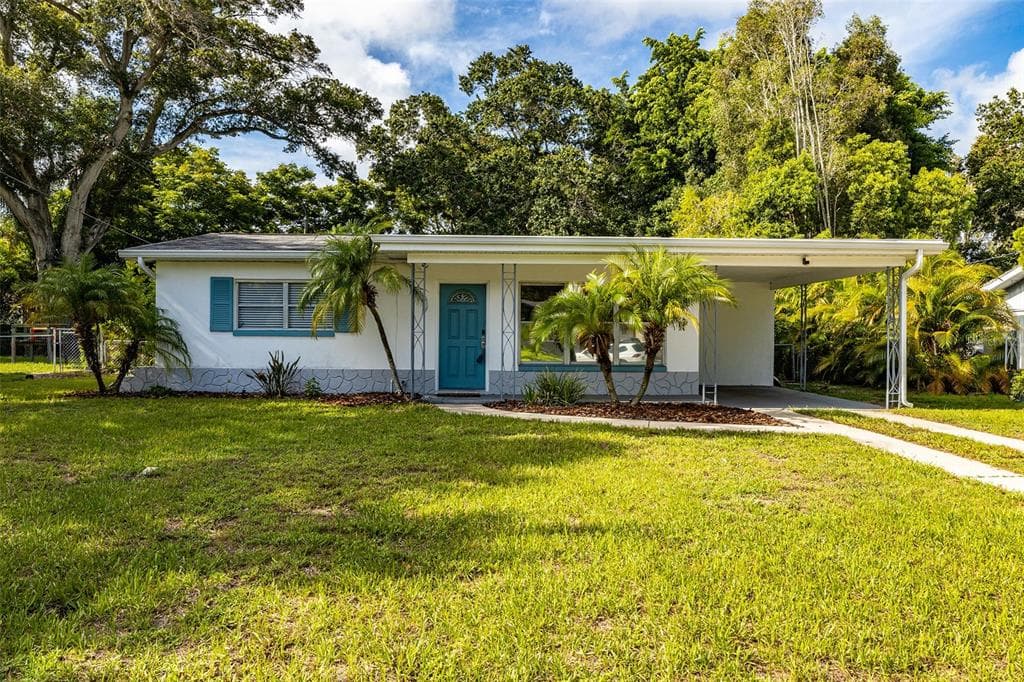 10965 VILLAGE GREEN AVENUE SEMINOLE, FL 33772