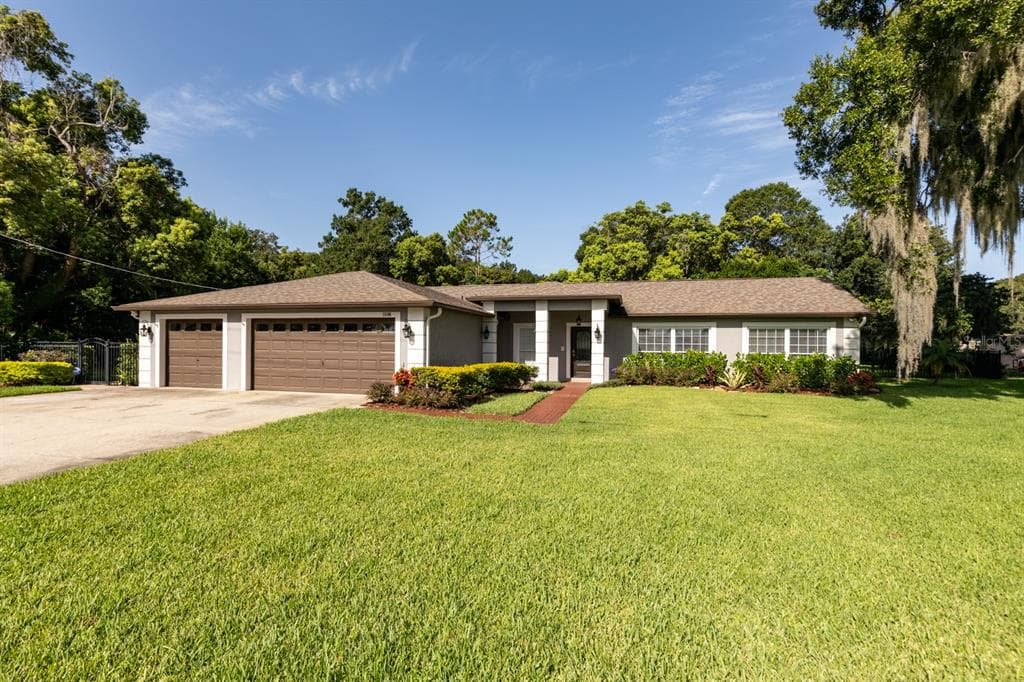 15106 LAKE MAGDALENE BOULEVARD TAMPA, FL 33618
