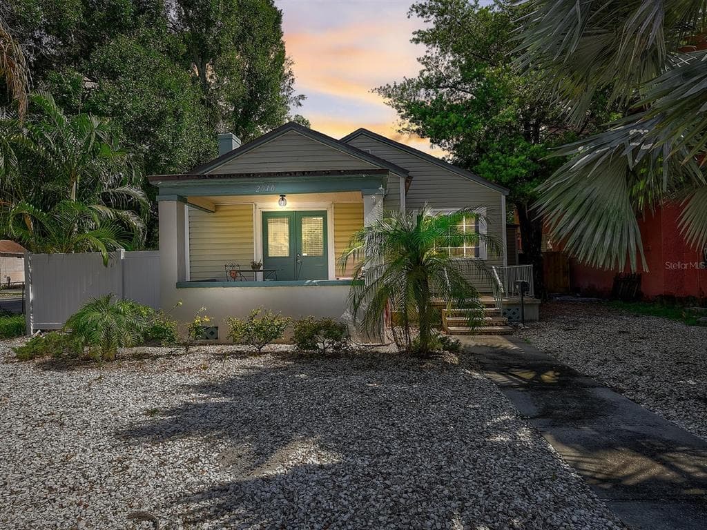 2010 BURLINGTON AVENUE N ST PETERSBURG, FL 33713