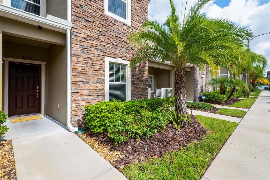 2413 WILLIMETTE DR. WESLEY CHAPEL, FL 33543