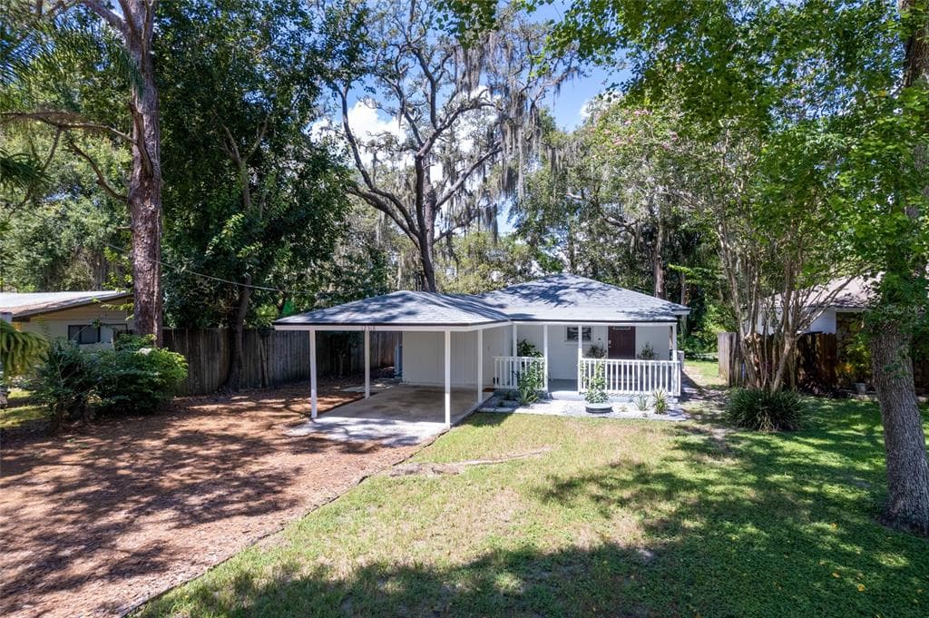 12318 WOODLEIGH AVENUE TAMPA, FL 33612