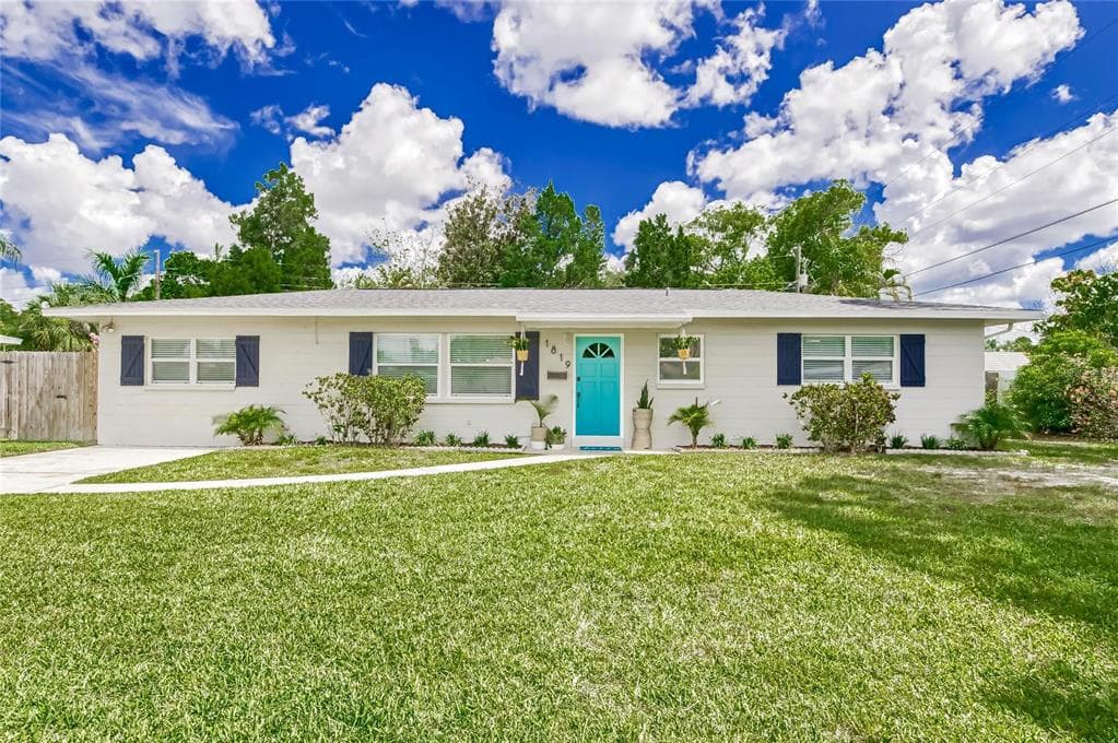 1819 68TH AVENUE N ST PETERSBURG, FL 33702