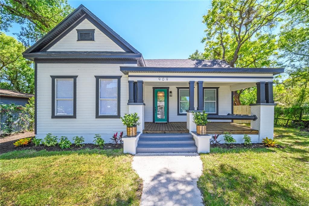 909 E 26TH AVENUE TAMPA, FL 33605