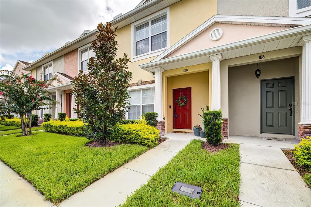 1118 SLEEPY OAK DRIVE WESLEY CHAPEL, FL 33543