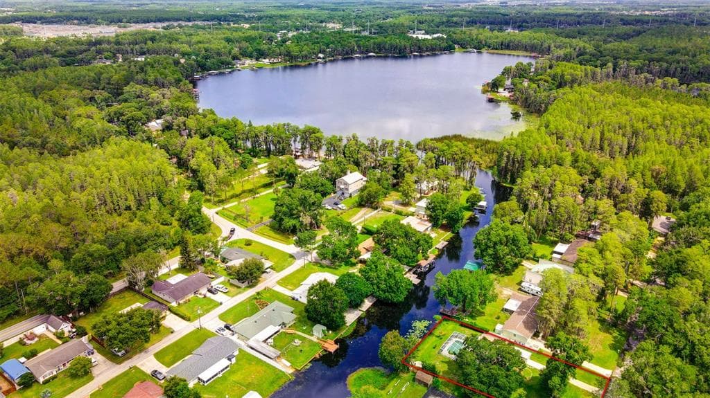 18214 ABBEY LANE LUTZ, FL 33548