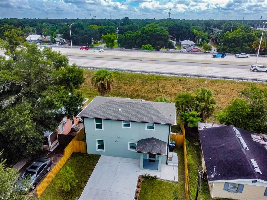 8413 N SEMINOLE AVENUE TAMPA, FL 33604