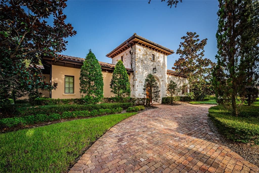 9003 WATERASH LANE N SEMINOLE, FL 33782
