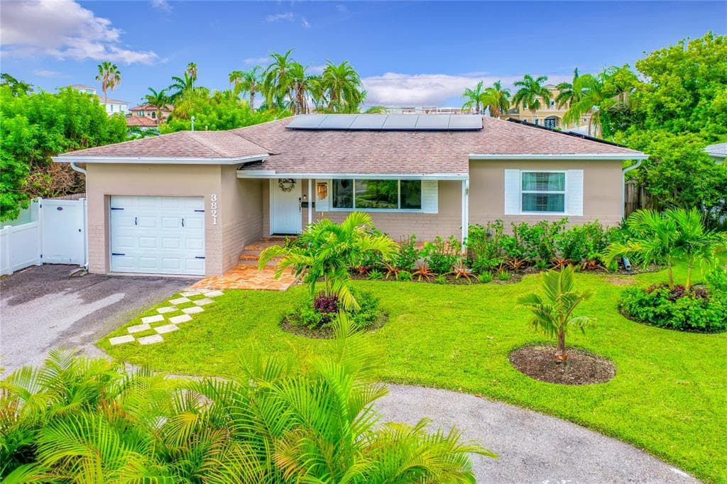 3821 OVERLOOK DRIVE NE ST PETERSBURG, FL 33703