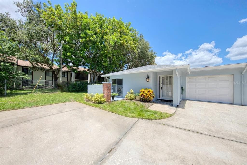 1614 BERWICK COURT UNIT C PALM HARBOR, FL 34684
