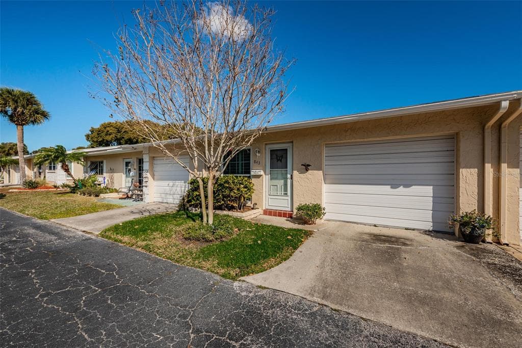 843 OXFORD COURT DUNEDIN, FL 34698
