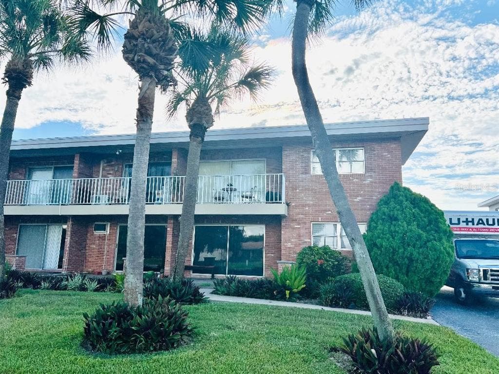 4250 37TH STREET S UNIT 7 ST PETERSBURG, FL 33711